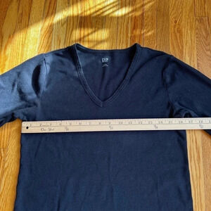 Long sleeve V-neck top